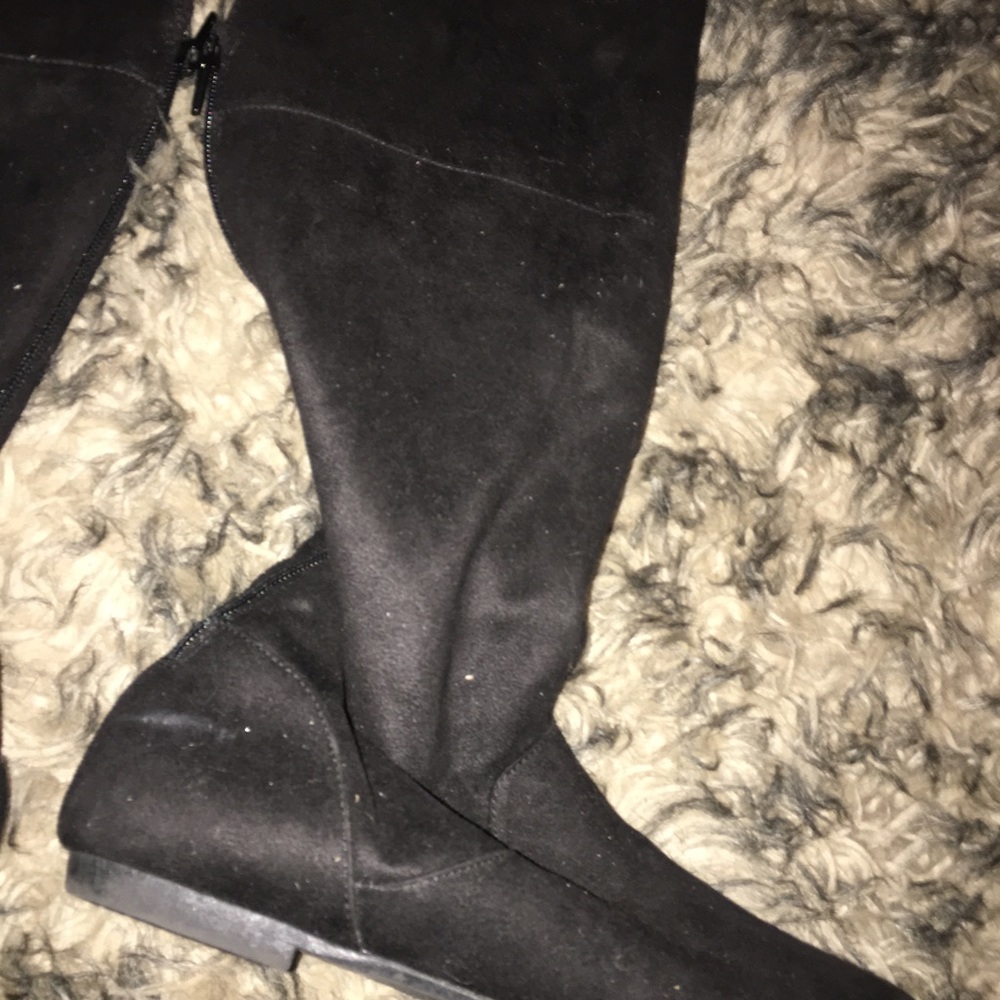 Boots - Picture 2 of 3